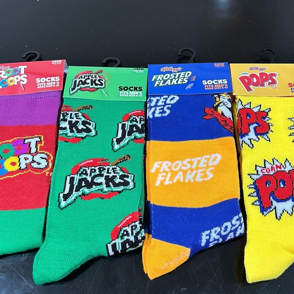 Novelty sock men’s size 6-12 NWT..